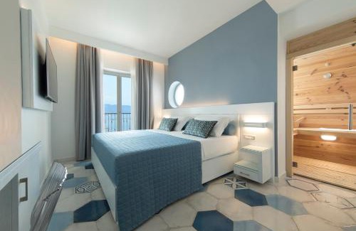 Vietri sul Mare Hotel | Lloyd's Baia Hotel