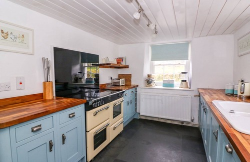 Llandysul Cabaña | Llwyncadfor Farm, NEWCASTLE EMLYN
