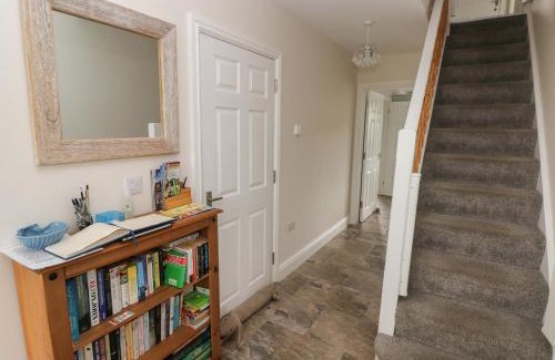 Burry Port Casa | Llygad Y Lleuad Moon