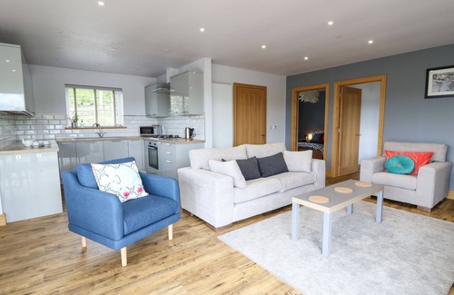 Bethania Cabaña | Llyn Cae Ty Nant Fishery Holiday Let