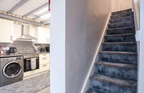 Llandderfel Cabaña | LLYS MAIR, romantic, character holiday cottage in Bala
