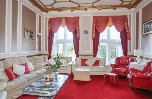 Pentraeth Casa | Llys y Graig