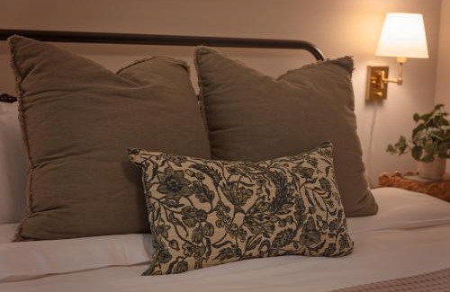 Lookout Mountain Cama Y Desayuno | LMI -14- Glenn Falls Room: Summers Dream