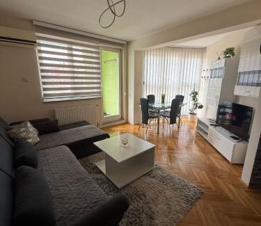 Doboj Apartamento | LNB Lux