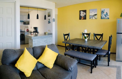 Las Playas Condominio | ★ Lo Mas Hermoso de Acapulco ★ WIFI | AC | Agua caliente