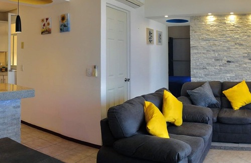 Las Playas Condominio | ★ Lo Mas Hermoso de Acapulco ★ WIFI | AC | Agua caliente