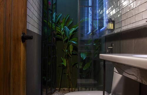 Barrio Zama Hotel | Loba Tulum Male Only