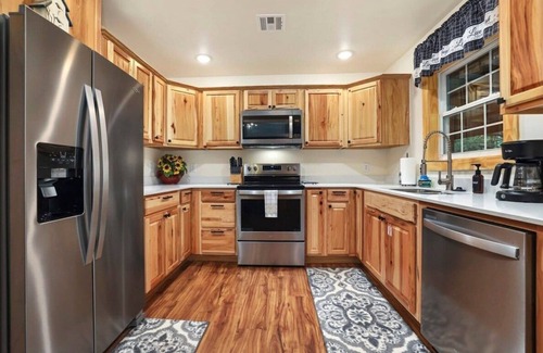 Lincoln Cabina | Loblolly Lane-Private Log Cabin- Hot Tub
