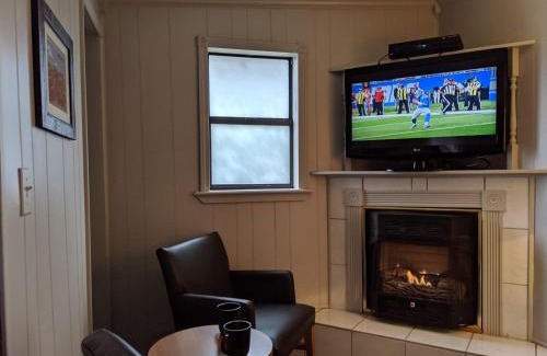 Eureka Springs Casa | Loblolly Pines Adventure Cabin 1 Q/Q