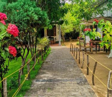 Uppuveli Casa | Lobster Inn