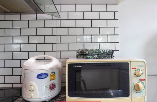 Nong Hoi Casa | Local 4BR Pool House, Prime Location, Pool Table. Near Markets