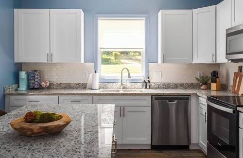 Raleigh Casa | Local Artistic Flare~Sleeps 12~New Modern Build