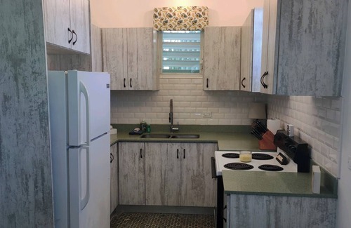 Santurce Casa | Local Experience! 5 Minutes to Beach; Solar + Cistern