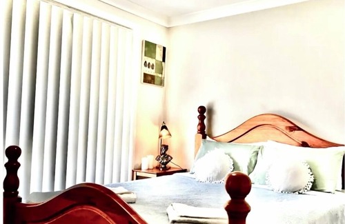 Prestons Casa | LOCAL SUBURB LIVING IN SPECTACULAR FAMILY HOME !