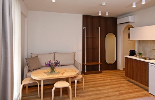 Nea Moudania Hotel | Local Suites 3 - Nea Moudania