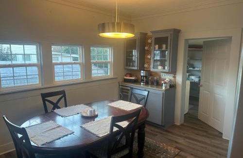 Enterprise Casa | Local with a Side of Cozy