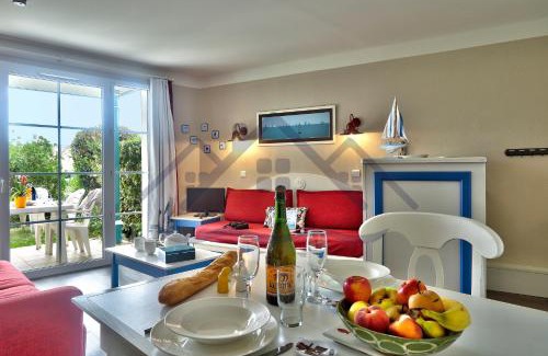 Guilvinec Apartamento | LocaLise - A06 - Entièrement de plain-pied avec petite vue mer - Donnant sur la piscine et le jardin - wifi inclus - draps inclus -