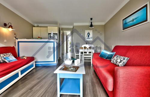 Guilvinec Apartamento | LocaLise - A06 - Entièrement de plain-pied avec petite vue mer - Donnant sur la piscine et le jardin - wifi inclus - draps inclus -