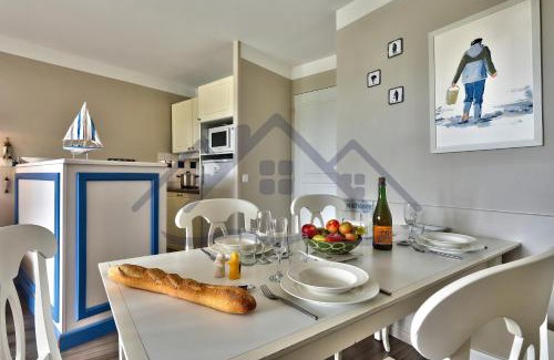Guilvinec Apartamento | LocaLise - A06 - Entièrement de plain-pied avec petite vue mer - Donnant sur la piscine et le jardin - wifi inclus - draps inclus -