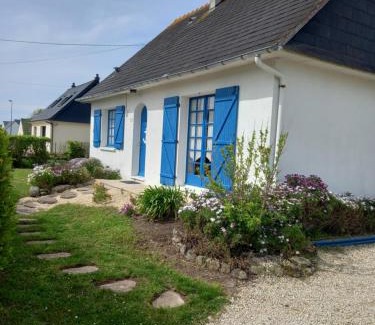 Guilvinec Casa | LocaLise - M3B - Souvenir du Guil - Maison de plain-pied avec jardin clos au Guilvinec - Tout à pied, plages, port, centre, commerces, marché - Wif inclus - Linge de lit inclus - Animaux bienvenus
