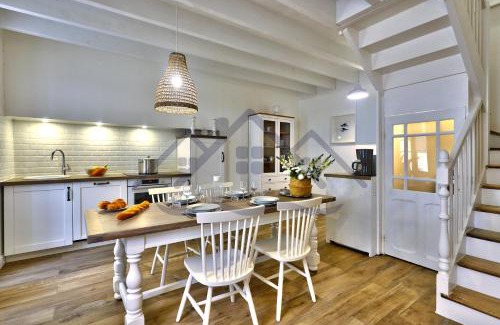 Treffiagat Casa | LocaLise - M4 - Ty Gwenn - La maison à la pointe de Lechiagat - Accès à deux pas d'une terrasse vue mer privative - Wifi inclus - Draps inclus - Animaux bienvenus
