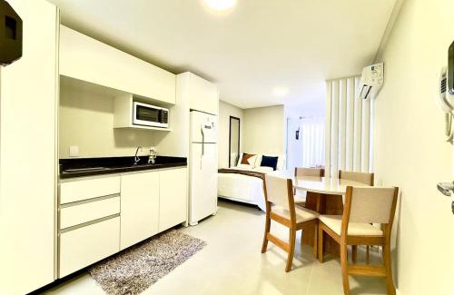 Velha Apartamento | Localização Central! A 500 metros da Vila Germânica, Ar-Condicionado, Wi-Fi, Cozinha completa, Garagem Privativa Reserve agora