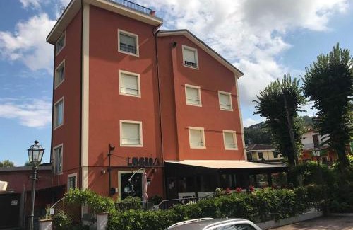 Vezzano Ligure Hotel | Locanda L'Ombrosa