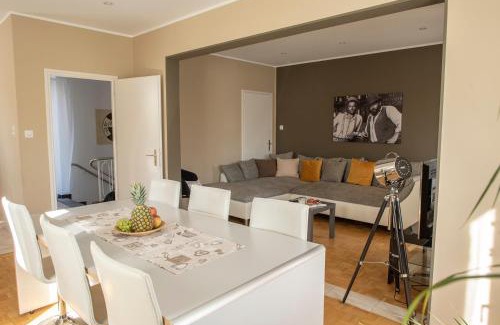 Locarno Apartamento | Locarno, Casa Pioda - nahe Zentrum, mit Balkon und Parkplatz