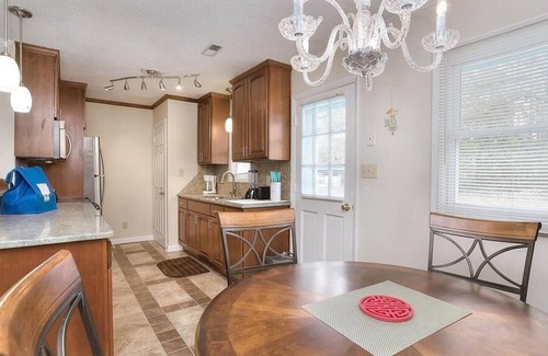 Tranquil Harbour Casa | Located 300 yards to the BEACH-Less than a 6 minute walk-3BR/1.5BA-Sleeps5