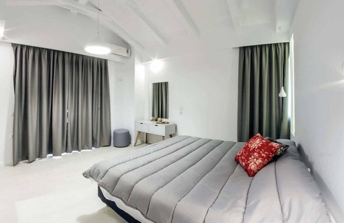 Drosia Casa | Located a short walk from the traditional unspoilt village of Beloussi, Stavli is an attractively re