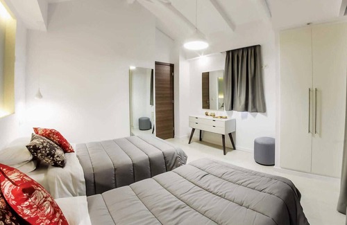 Drosia Casa | Located a short walk from the traditional unspoilt village of Beloussi, Stavli is an attractively re