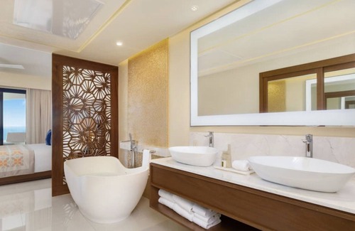 Chulavista Complejo | Located between Tule Beach and Tequila Cove Beach