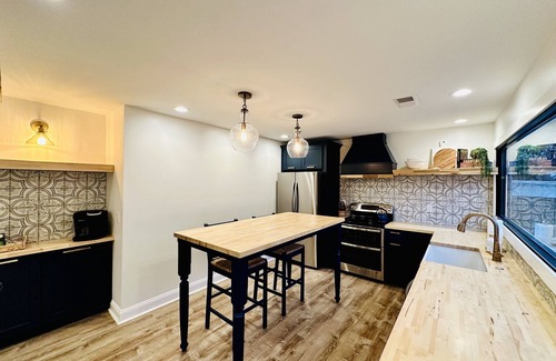 Chattanooga Casa | Located directly on the Tennessee River and minutes from downtown Chattanooga!