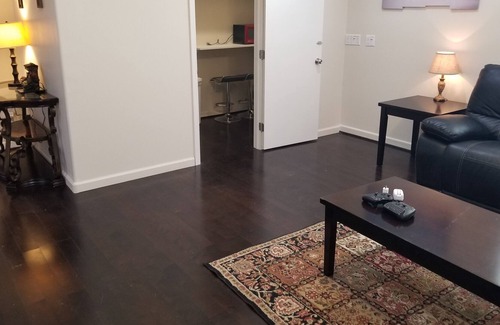 Fontana Condominio | Located in 91739 Rancho Cucamonga*Gated*Suite 👇stairs*Monthly*讲中文