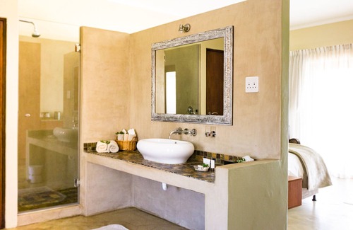 Pringle Bay Casa | Ubicado en una reserva natural, te consentirán y podrás relajarte.