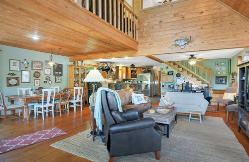 Arley Casa | Located in Arley! Great location with yearround water, boat slip