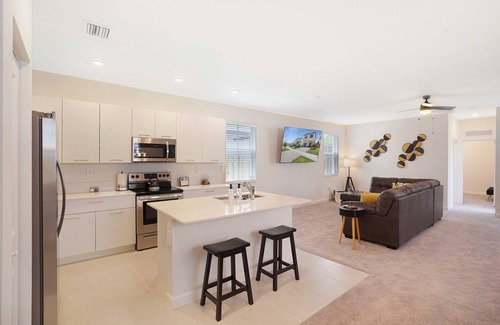 Seybold Casa | Located in Miami 20 minutes from everything.