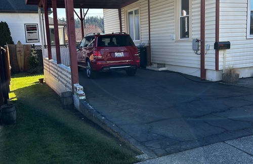 Anacortes Casa | Located in old town. Great location!