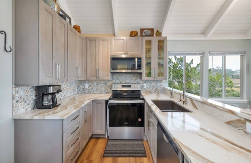 St. Simons Island Casa | Located in Sea Palms with beautiful Marsh views!