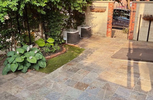 Soulard Apartamento | Located in the heart of Soulard, walking distance from many attractions.
