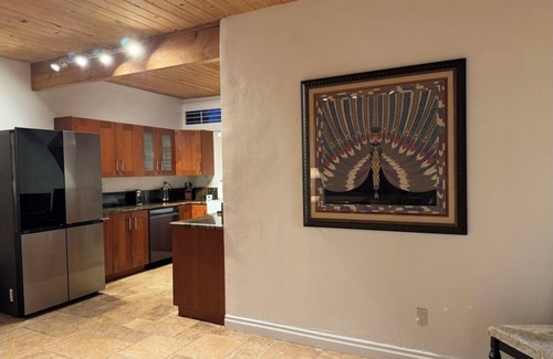 Vista Las Palmas Casa | Located in the iconic Old Las Palmas neighborhood of Palm Springs.