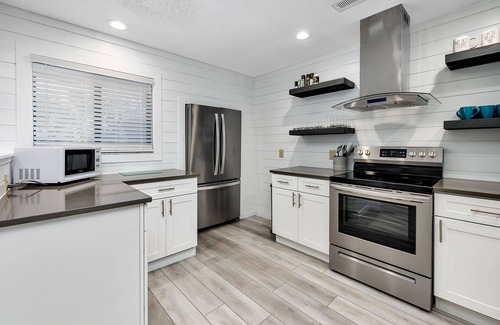 St. Simons Island Condominio | Located in Sea Palms West. Convenient to all the island has to offer.
