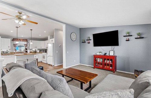 Hermosa Casa | Located near Mt. Rushmore, the Black Hills, Badlands National Park & more!!