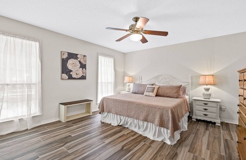 Fairhope Casa | Located on Golf Course - Entire 3 Bed House with Screened in Patio