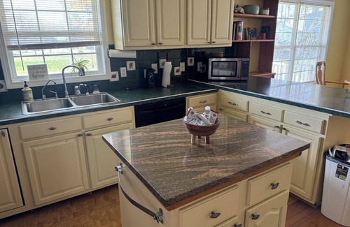 Columbia Cabaña | Located on the Albemarle Sound, this family-friendly home has room for everyone!