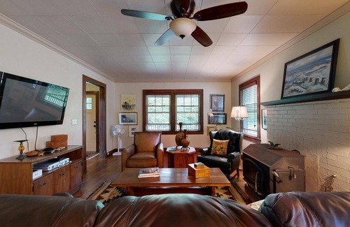 Ansted Casa | Located on the border of New River Gorge National Park and Hawks Nest State Park