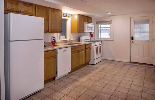 Dundee Cabina | Located on Waneta Lake in the Sylvan Beach Association.