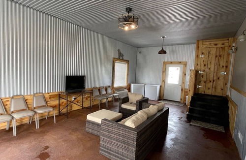 Dawson Casa | Located right off main roads - with access to fishing, boating & hunting nearby!