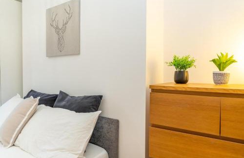 Somers Town Apartamento | Location! 2 bed/2bath - Pro Host