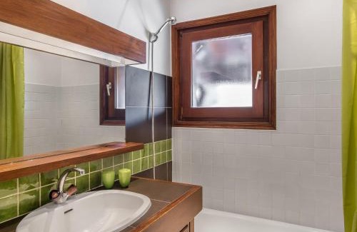 Megeve Apartamento | Location Appartement 2 Chambres à Megève, Proche Télécabine Jaillet, Parking et Animaux Acceptés - FR-1-453-38